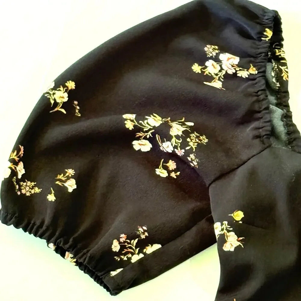 Abercrombie & Fitch Black Floral Smocked Puff Sleeve Crop Top Size S Cottagecore